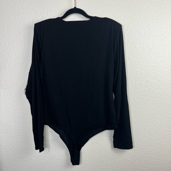 Good American low down deep V neck black bodysuit - Picture 4 of 10